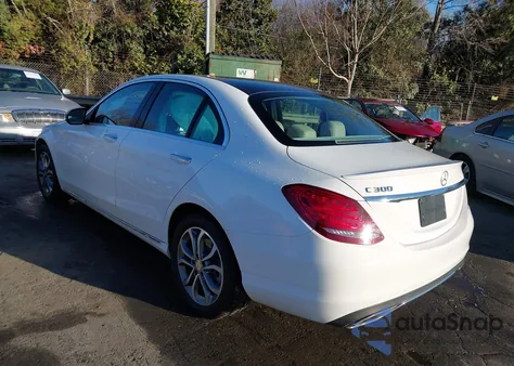 2016 Mercedes-Benz C 300 4Matic из США, поврежденный, VIN WDDWF4KB4GR172378